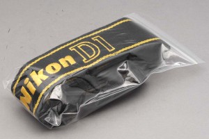 Nikon Tracolla D1